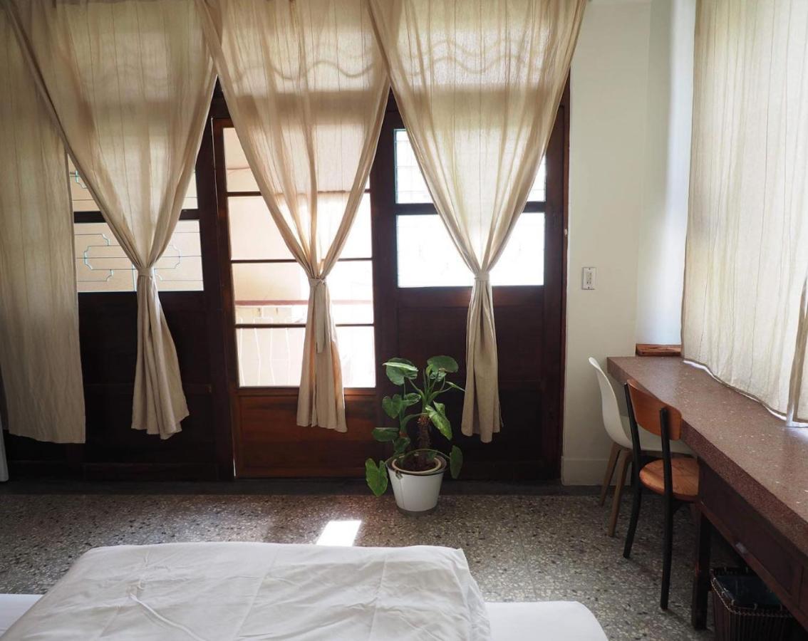 H. 1967 Hotel Changhua Buitenkant foto
