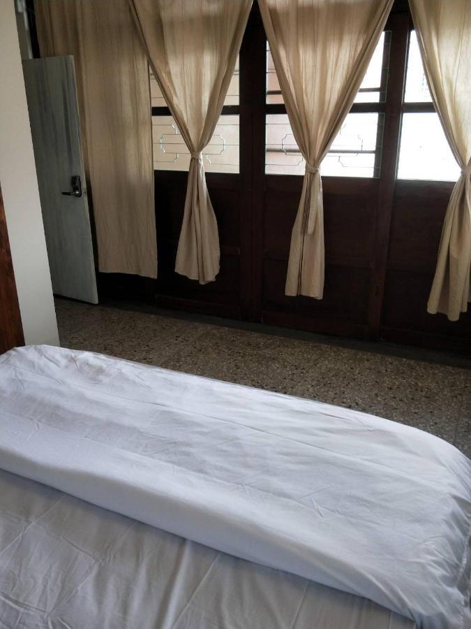 H. 1967 Hotel Changhua Buitenkant foto