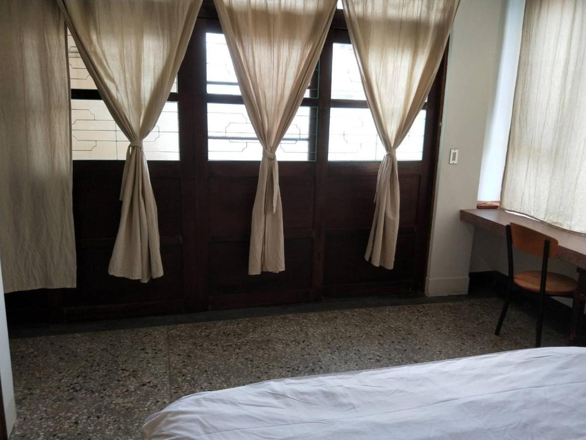 H. 1967 Hotel Changhua Buitenkant foto